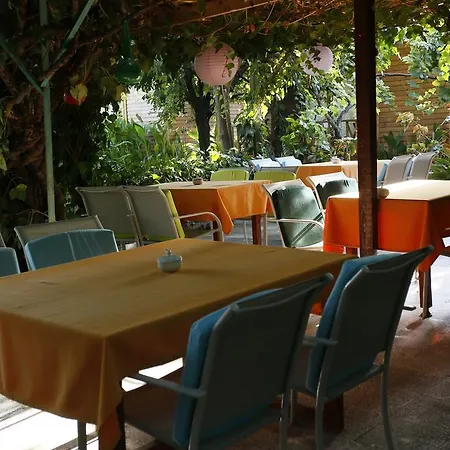 ゲストハウス Karakus